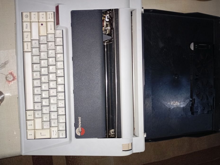 Печатная машинка ромашка, ретро, раритет, находится в Айтейе состояние