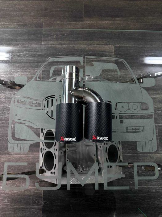 Насадка на глушитель Akrapovic карбон