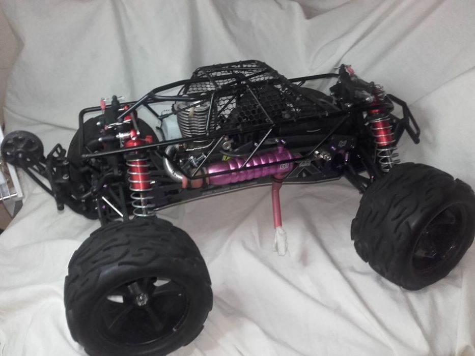Savage XL 5.9 Nitro 4x4 rc car monster 1/8 made in USA Ролер   и части