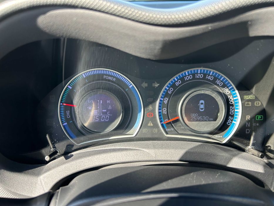 Toyota Auris 1.8 Hybrid VVT-i 136 CP