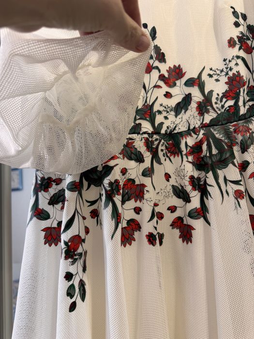 Нарядное нежное платье