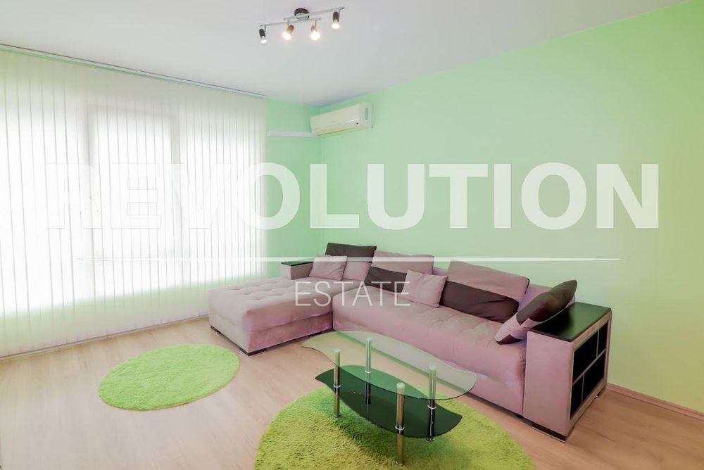 Дава се под наем Тристаен апартамент в Варна, Левски - 105 кв.м за 648.21 € - Снимка #2