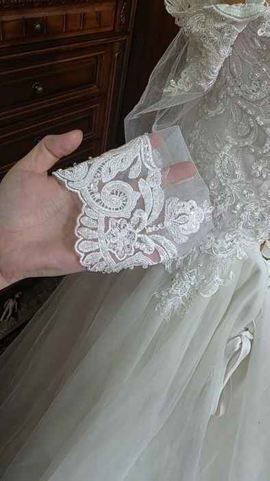 Праздничное платье в отличном состоянии