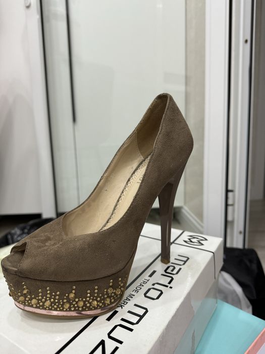 Туфли со стразами