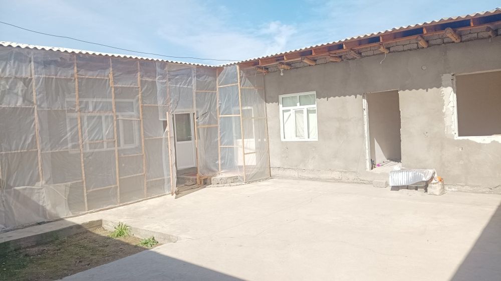 Toytepa Nurafshon  da xovli sotiladi