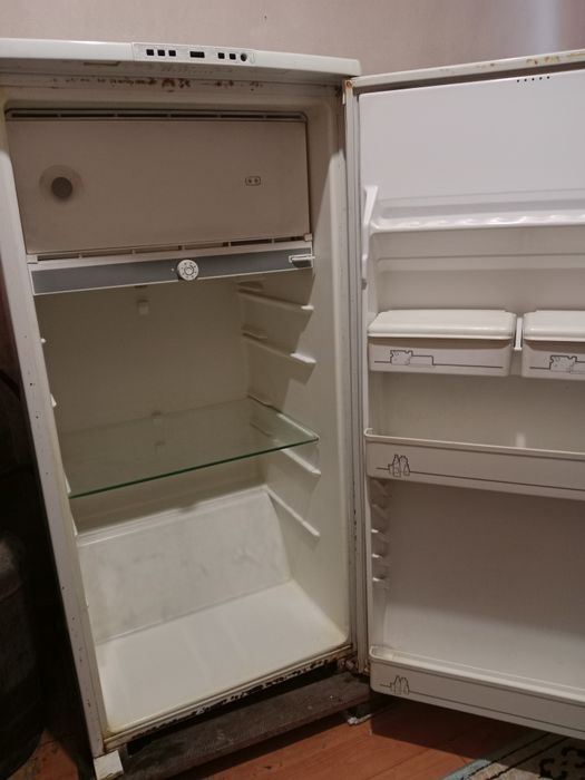 Холодильник Бирюса