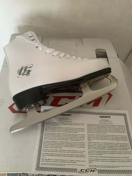 Продам коньки новын