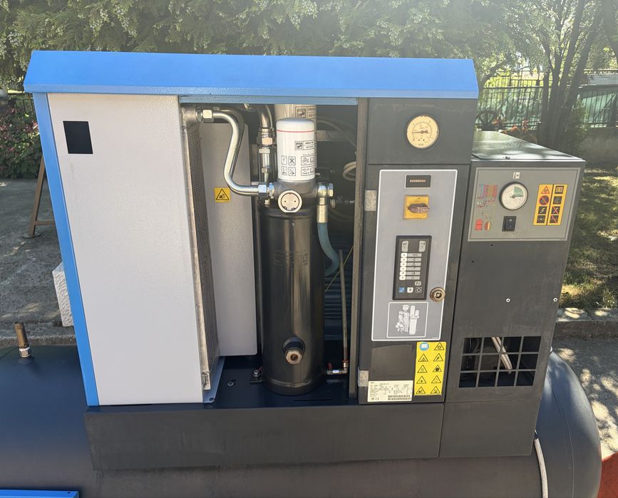 Винтов компресор Abac 11kw 500lt с вграден изсушител