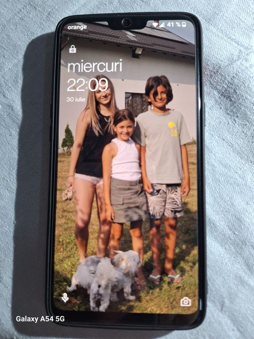 Vând telefon ONE PLUS 6.,