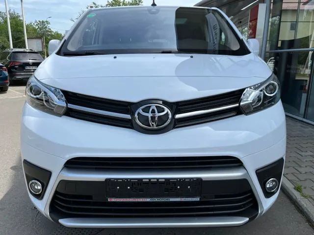 Toyota Proace Toyota Proace Verso 6+1 locuri L2H1 Electric 136 CP Baterie 75 kwh VIP