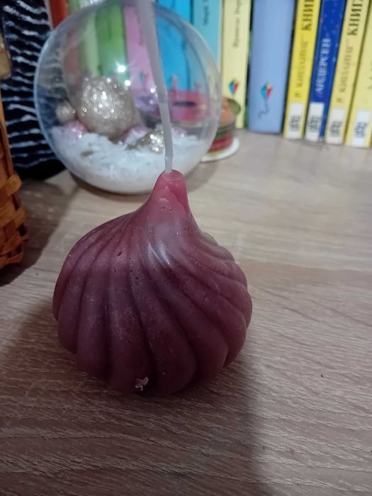 Ръчно изработени свещи и подаръчета