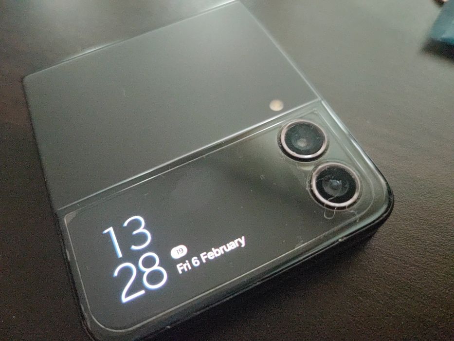 Samsung Flip Z 4 128GB | 8GB