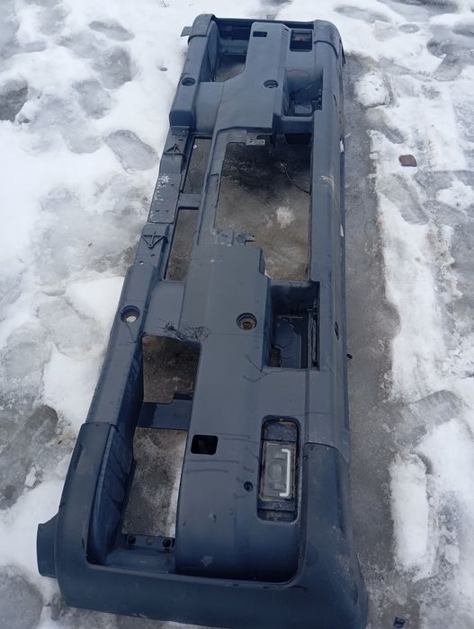 Бампер iveco Eurostar ,капот