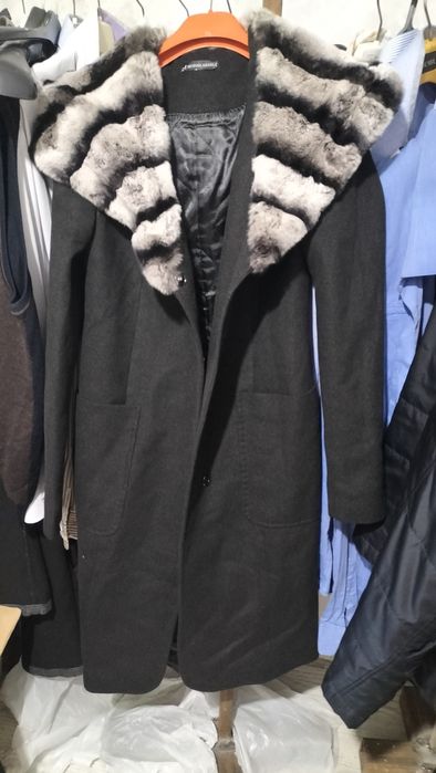 Продаётся пальто новые