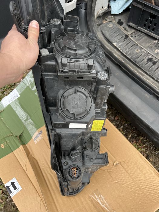 Hyundai Santa Fe - десен фар