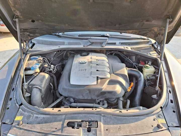 VW Touareg 2.5 R5 ,автоматик, 174.к.с. , 60 броя на части