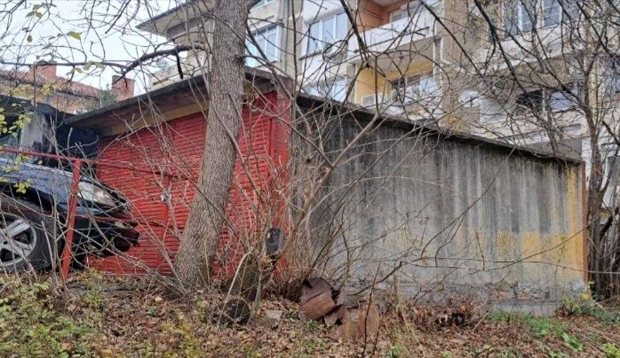 Продава се Гараж / Паркомясто в Панагюрище - 21 кв.м за 486 €/кв.м - Снимка #1