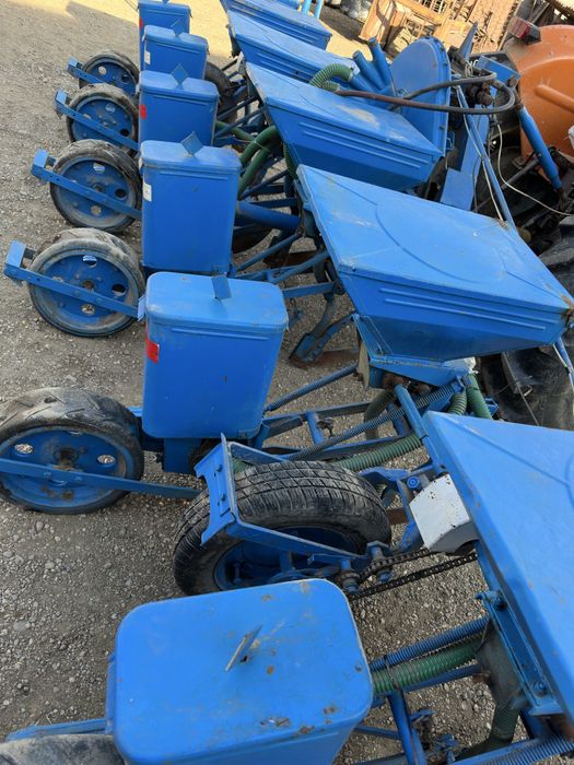 Semanatoare porumb SPC6 si presa balotat NewHolland 270