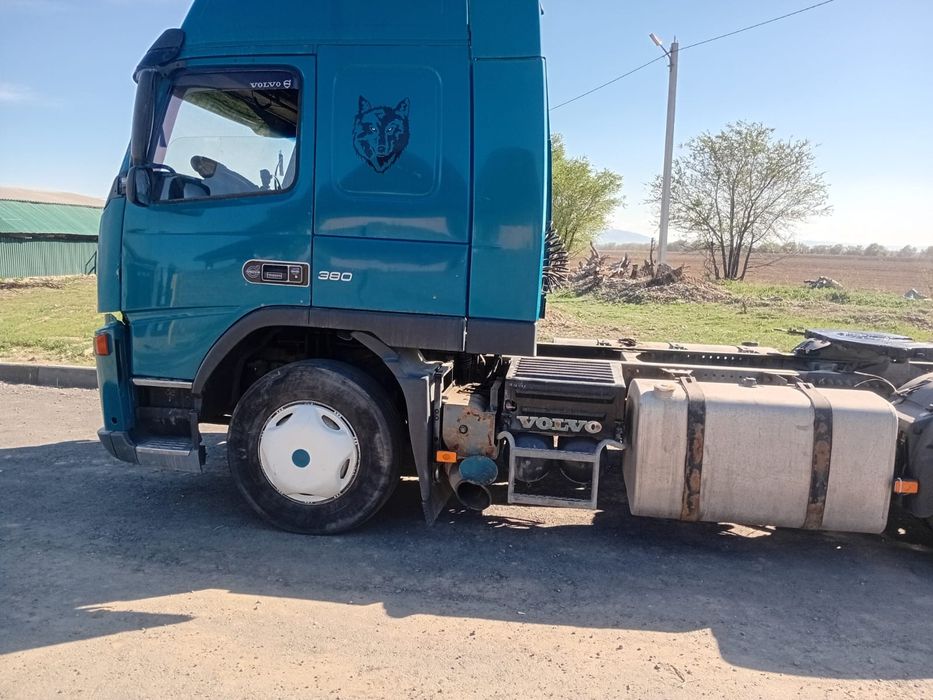 Продам тягач VOLVO FM-9 2008г