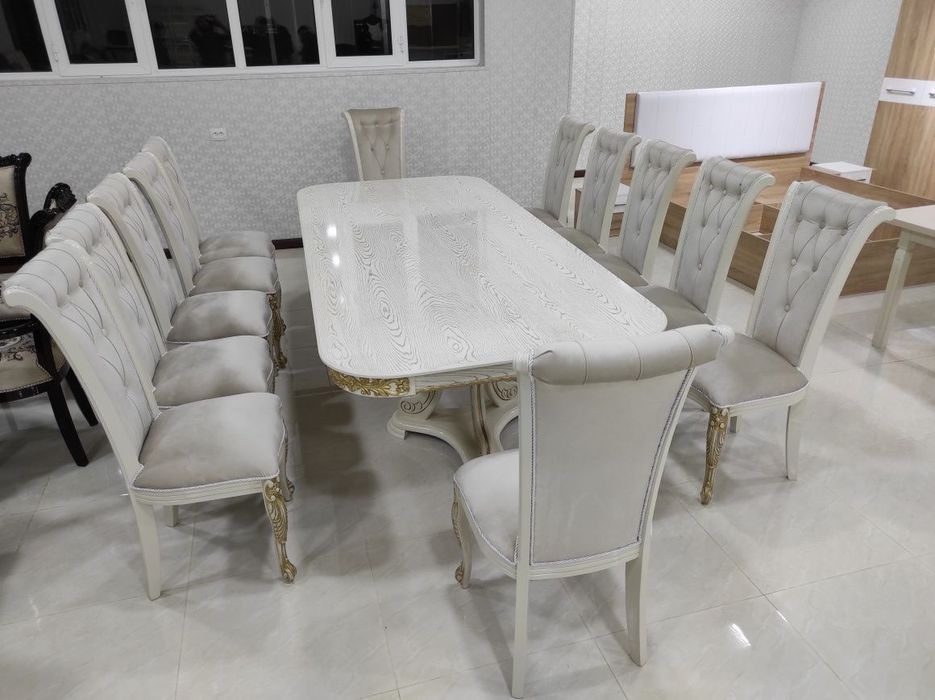 Стол и стулья новая