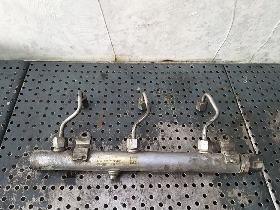 Rampa injectoare 3.0 cdi mercedes r class w251 a6420702595001