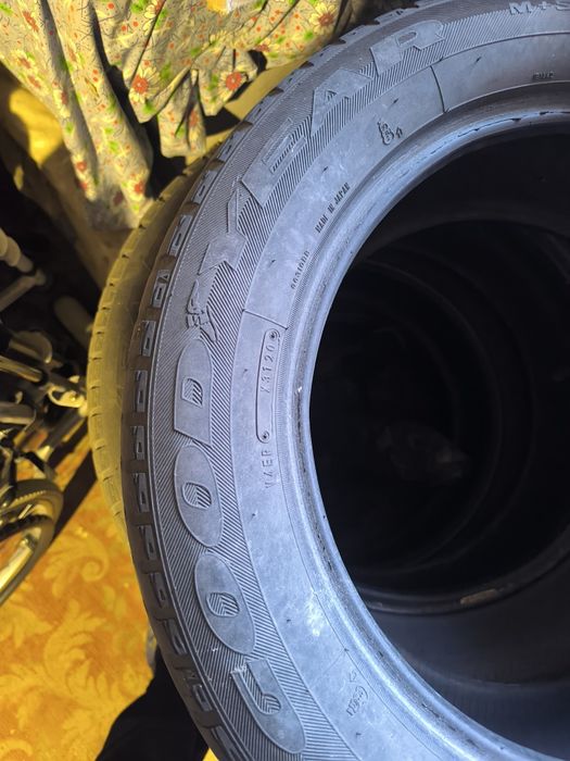 Продам резину 215/60 R17 всесезонка
