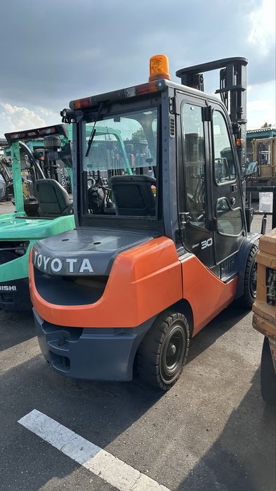 Вилочные погрузчик Автокара