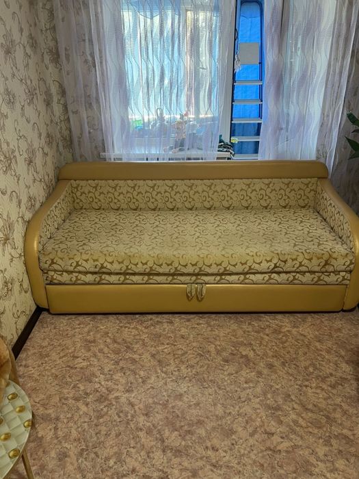 Диван и два кресла