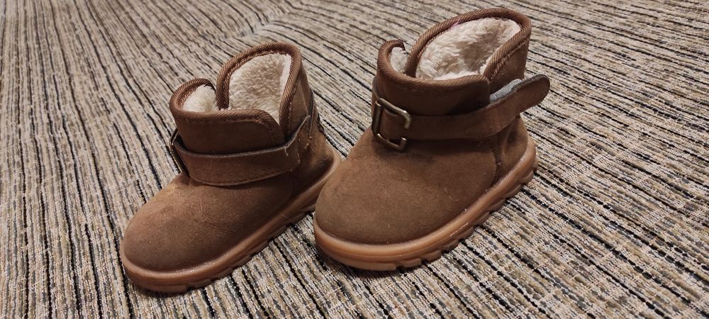 Продам Уги детские