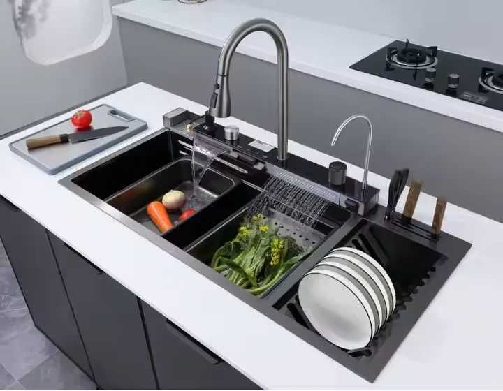 Мултифункционална кухненска мивка с двоен водопад и отделение за чинии