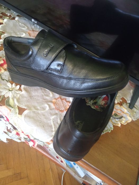 Vând pantofi sport (otter) Nr. 44