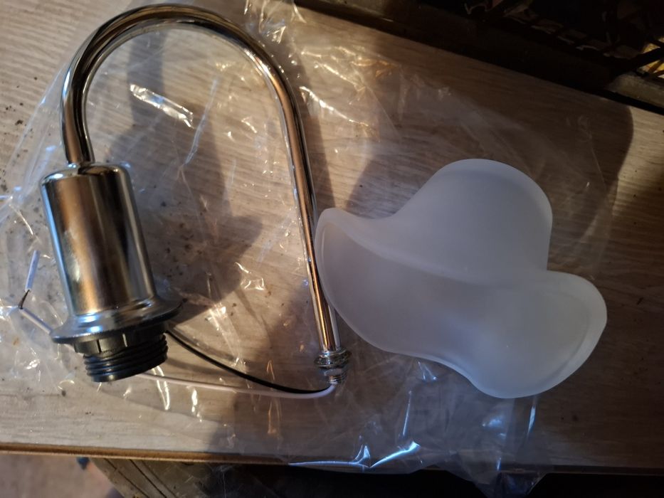 Vand spoturi pentru casa