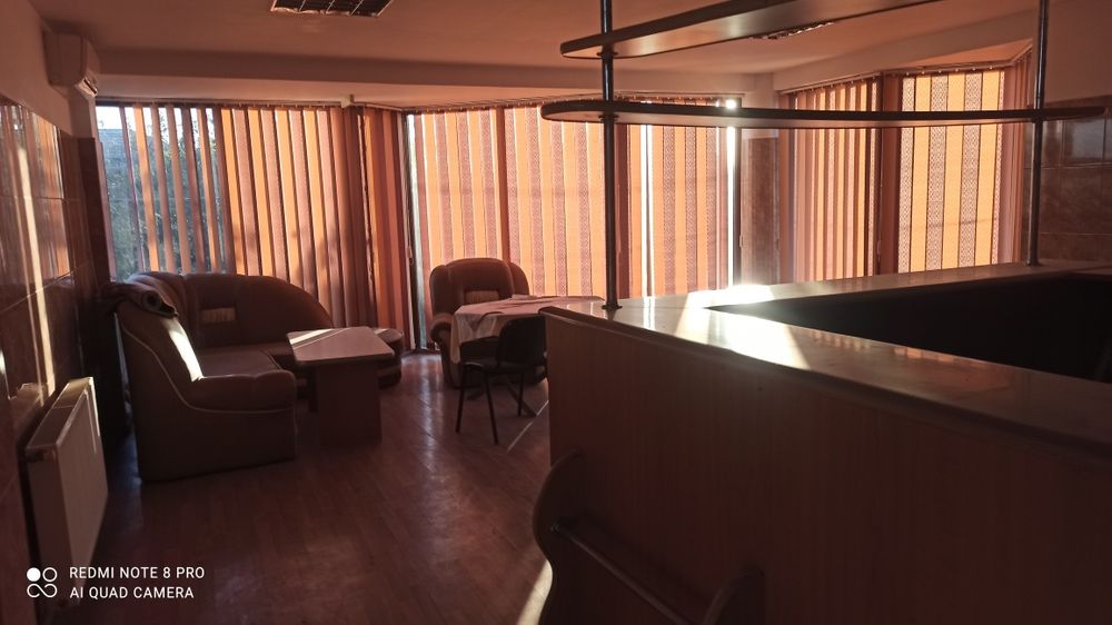 Casa plus spațiu comercial plus teren