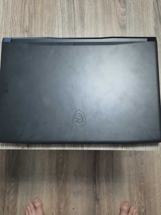 Продавам gейминг лаптоп MSI Katana GF76 11UE