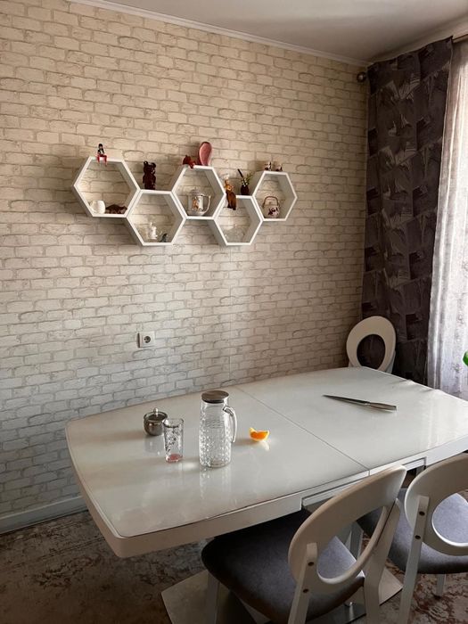 Продается 4-комнатная квартира.