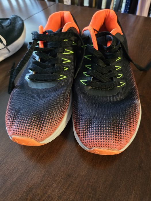 Маратонки Nike Revolution