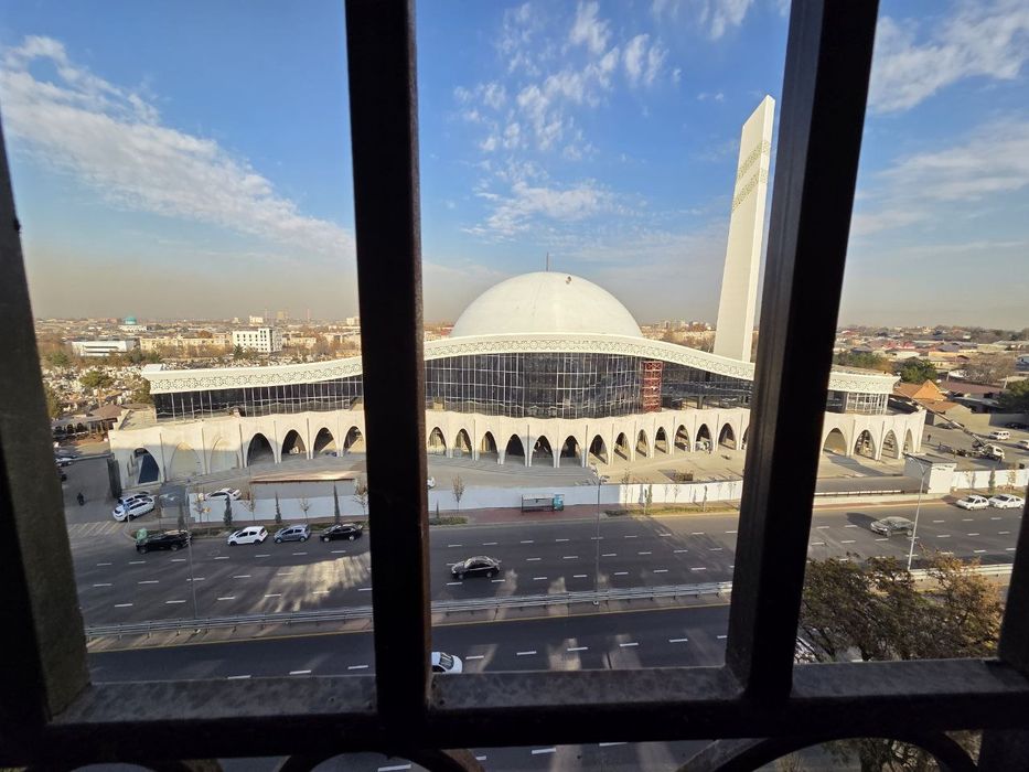 4 комнатная   квартира. М.Улугбек новостройка.