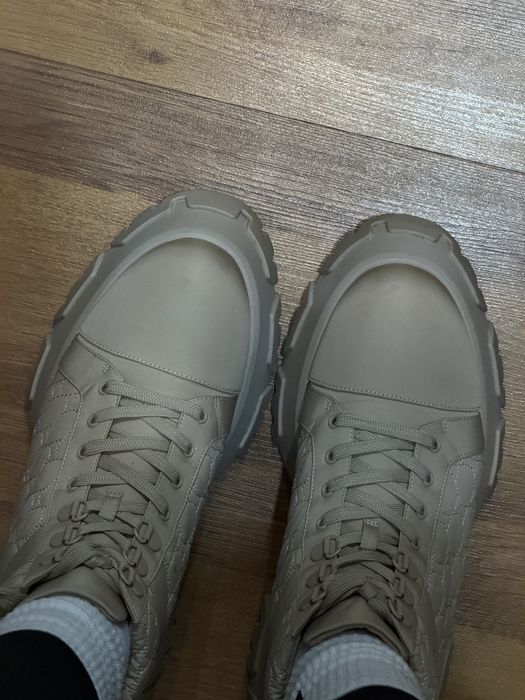 Демисезонние ботинки от CHARLES & KEITH