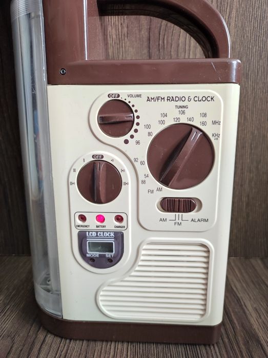 Акумулаторен Радио / Фенер - 6 в 1