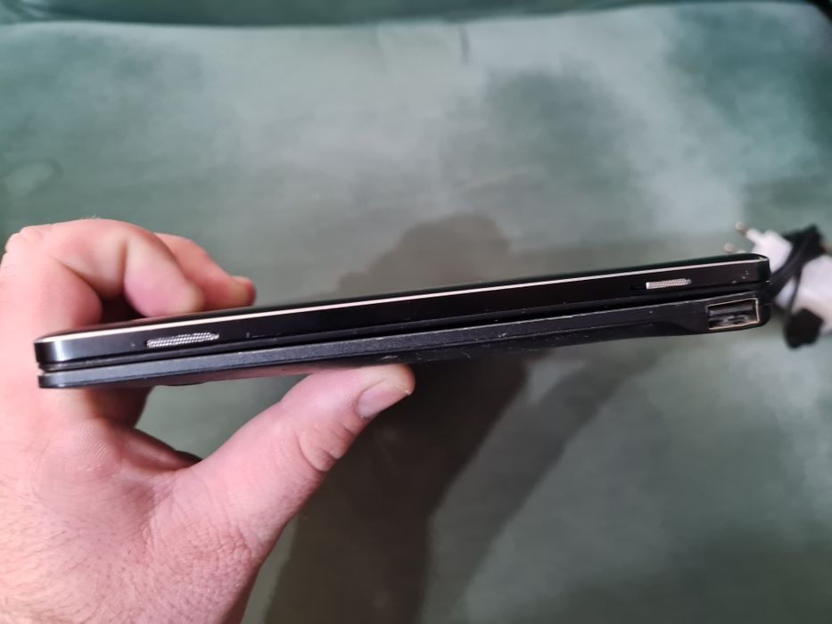 Trekstor SurfTab duo W1 - tableta care se face laptop