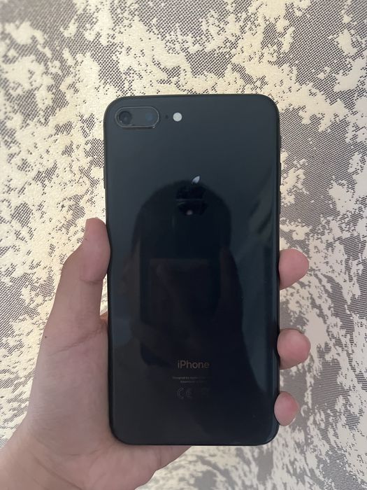 Продам айфон 8+ описание