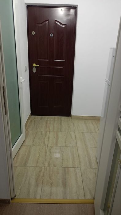 Vand garsoniera,zona Liceul 9 Galati