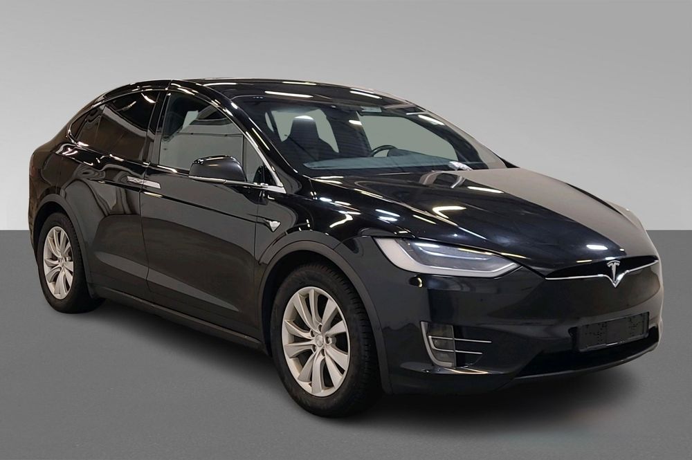 Tesla Model X Recent import,starea impecabilǎ