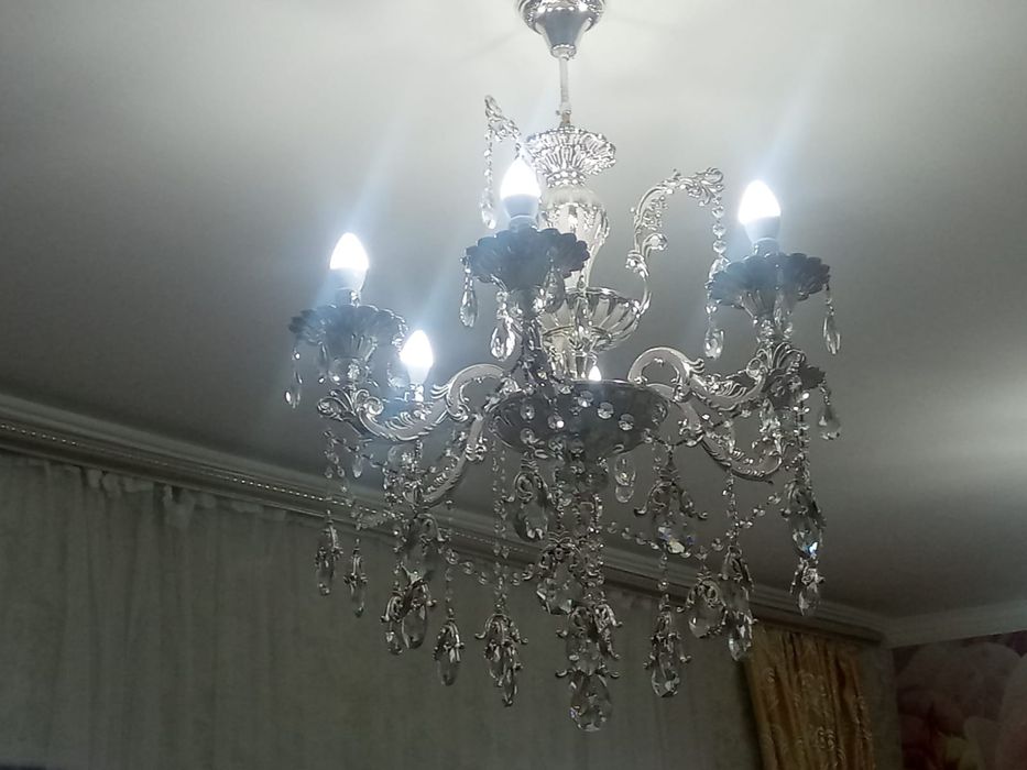 Продам люстру за 25000