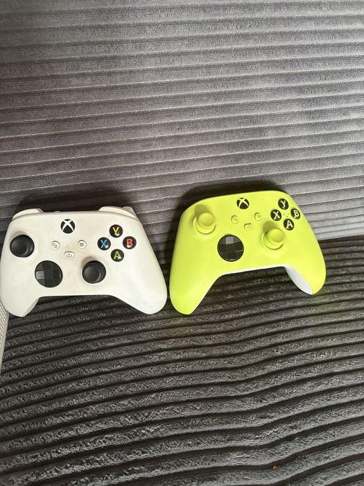 X box series S cu 2 controallere