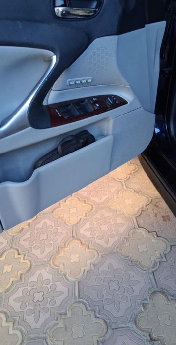 Vnd Lexus is 220d