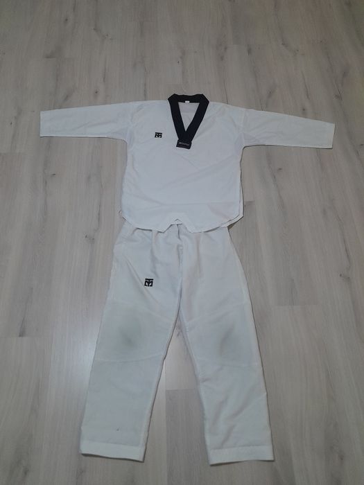 Кимано,Одежда для таэквандо В подарк щитки