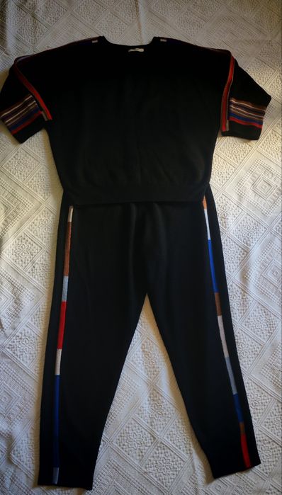 Compleu Celine mărimeaaprox. L  stare foarte bună.