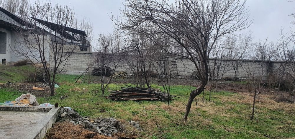 Участка сотилади (Продаётся участок)