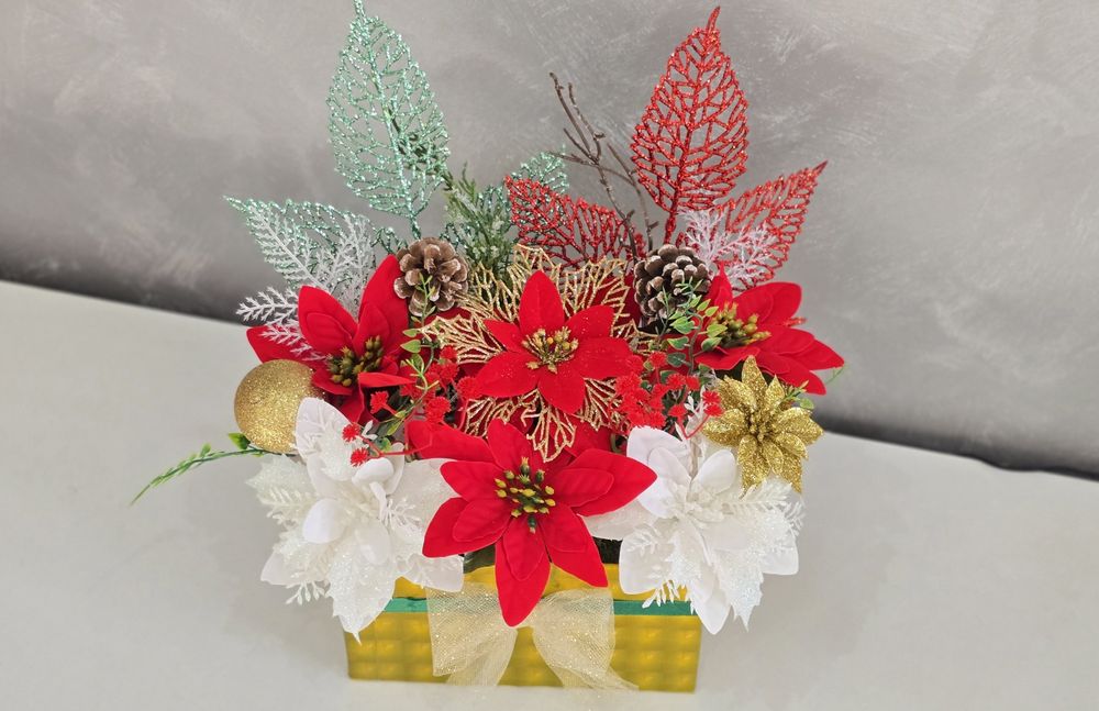 Коледни букети ръчно изработени